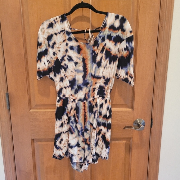 BCBGeneration Casual Tie Dye Romper Size S - Picture 2 of 6